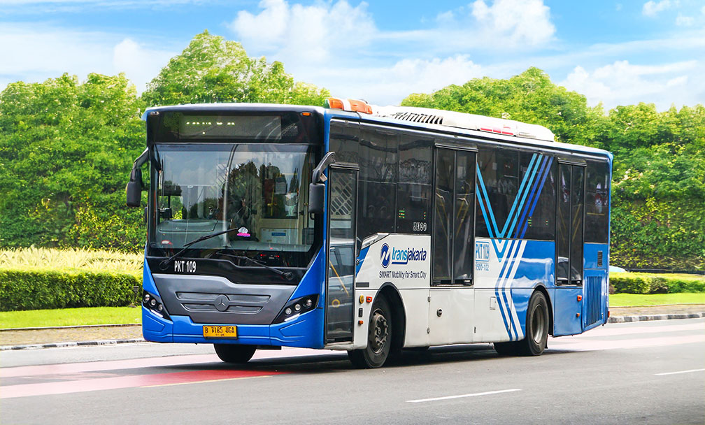 28 Ilustrasi: Bus Transjakarta