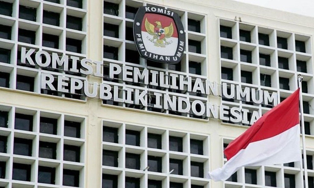 28 Ketua Komisi Pemilihan Umum (KPU) RI Hasyim Asy'ari berharap catatan dan masukan dari berbagai pihak mengenai masalah kejanggalan data dalam penyusunan daftar pemilih tetap (DPT) Pemilu 2024 disampaikan secara rinci kepada KPU RI.