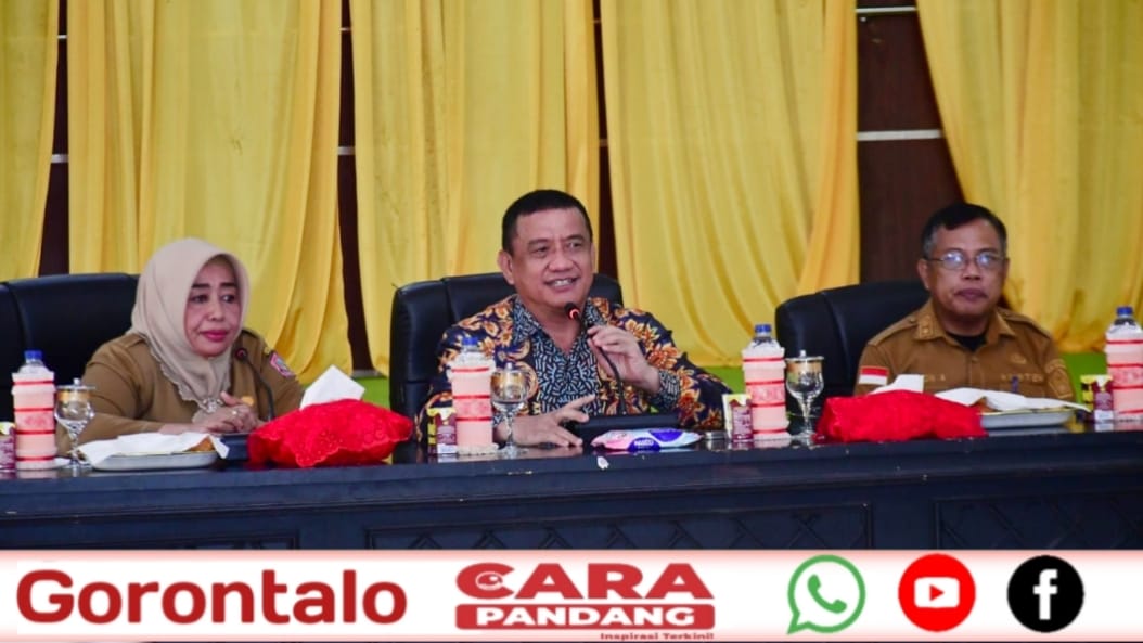 28 Plt. Bupati Hj. Suharsi Igirisa menyampaikan, beberapa aspirasi penting terhadap perkembangan dan pembangunan daerah di masa akhir jabatannya, bertempat di aula Panua Pohuwato, Senin (04/11/2024).