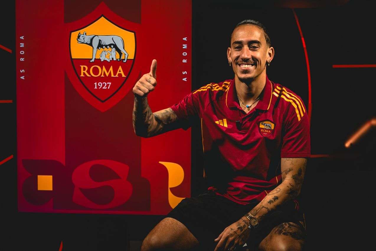 28 AS Roma umumkan bek kiri Kostas Tsimikas dengan status pinjaman dari Liverpool. Bek kiri berusia 29 tahun itu akan mengenakan seragam nomor 12 untuk tim Giallorossi.