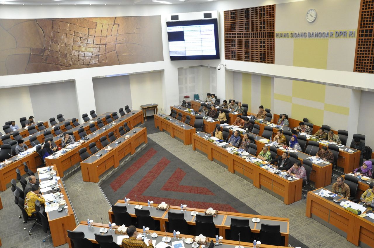 28 Ketua Banggar DPR RI, Said Abdullah mengatakan, Parlemen tidak mengenal istilah anggota DPR nonaktif. Politikus PDIP ini kemudian, menyinggung UU MD3.