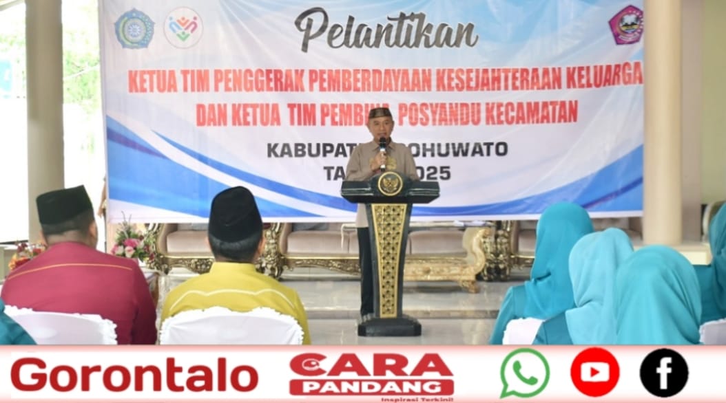 28 Bupati Pohuwato, Saipul A. Mbuinga, selaku Pembina Tim Penggerak PKK Kabupaten Pohuwato, bersama Wakil Bupati, Iwan S. Adam, menghadiri Pelantikan 7 Ketua TP.PKK Kecamatan, serah terima jabatan Ketua Tim Penggerak PKK Kecamatan